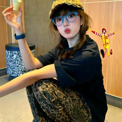 女人是英雄 海报